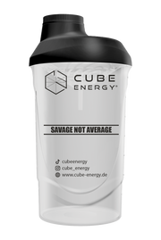 Cube Energy Shaker, 600ml Fassungsvermögen, Rückseite mit Spruch "Savage not average"